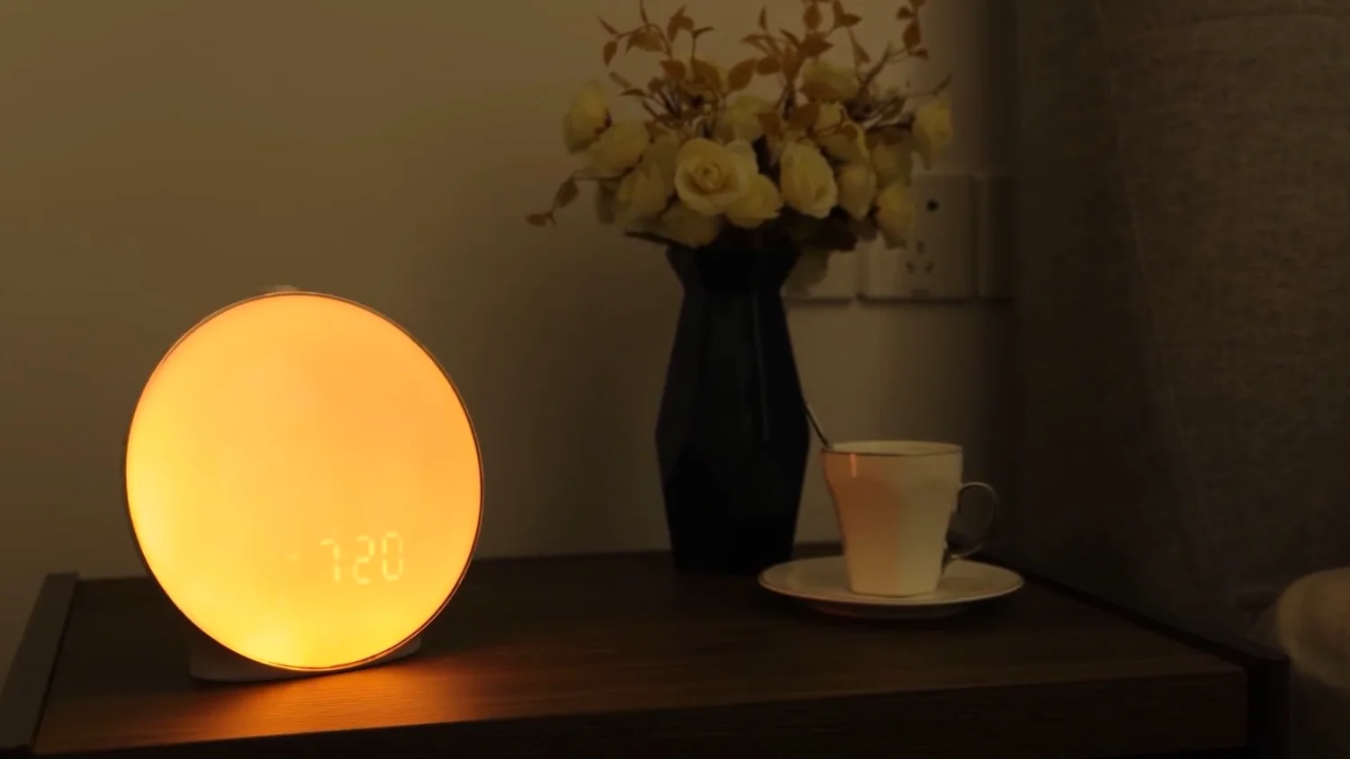 How a sunrise alarm clock wakes you, and how to set one up
