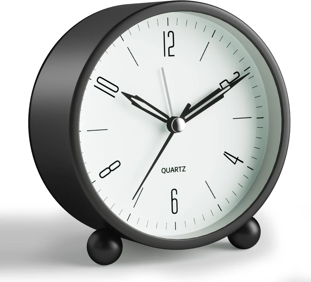 Silent Analog Alarm Clock with Night Light, Black